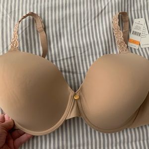 Natori Bra - new with tags- Luxe- 38DD